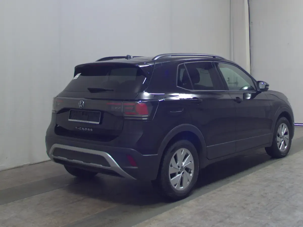 Gebraucht VW T-Cross IQ Drive 95 PS (69 kW) 2025 Schwarz SUV