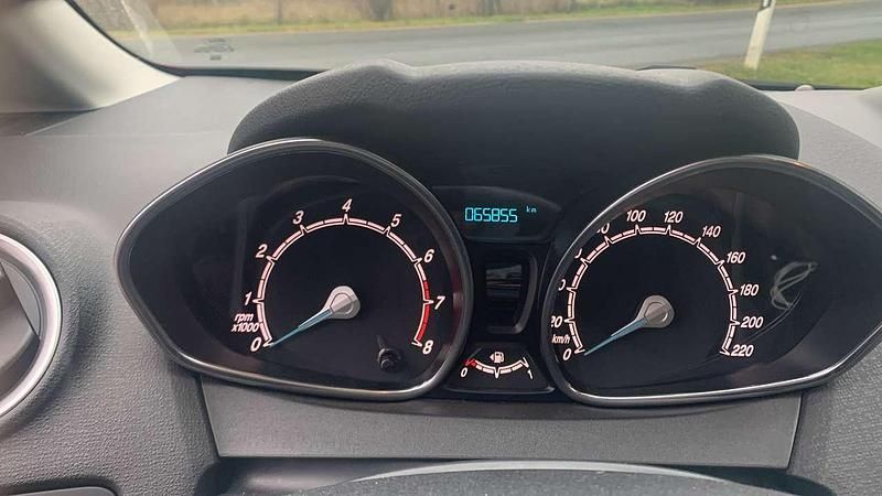 Gebraucht Ford Fiesta Titanium 140 PS (102 kW) 2017 Rot Limousine