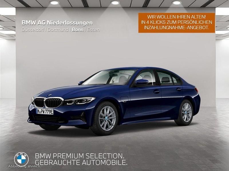 Blau Gebraucht 2022 BMW 320e Sport Line Limousine | 29.990 € (Fairer Preis) - Bild 1/4