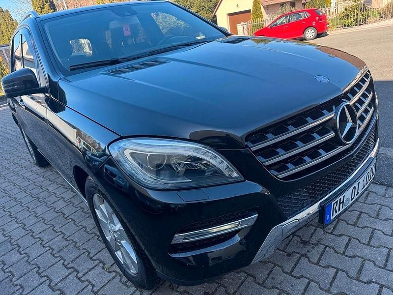 Gebraucht Mercedes ML350 258 PS (189 kW) 2014 Schwarz SUV