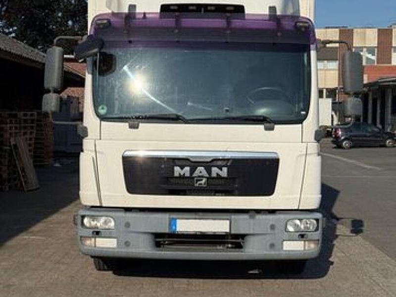 Weiss Gebraucht 2011 MAN TGE Van | 6.990 € - Bild 1/4