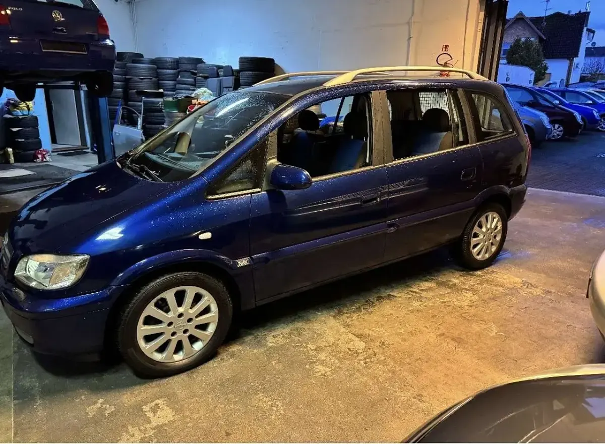 Gebraucht Opel Zafira Basis 97 PS (71 kW) 2005 Other Van / Kleinbus