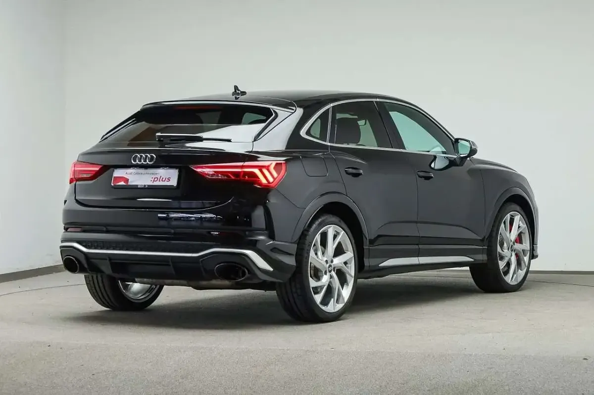 Gebraucht Audi RS Q3 400 PS (294 kW) 2023 Mythosschwarz metallic SUV