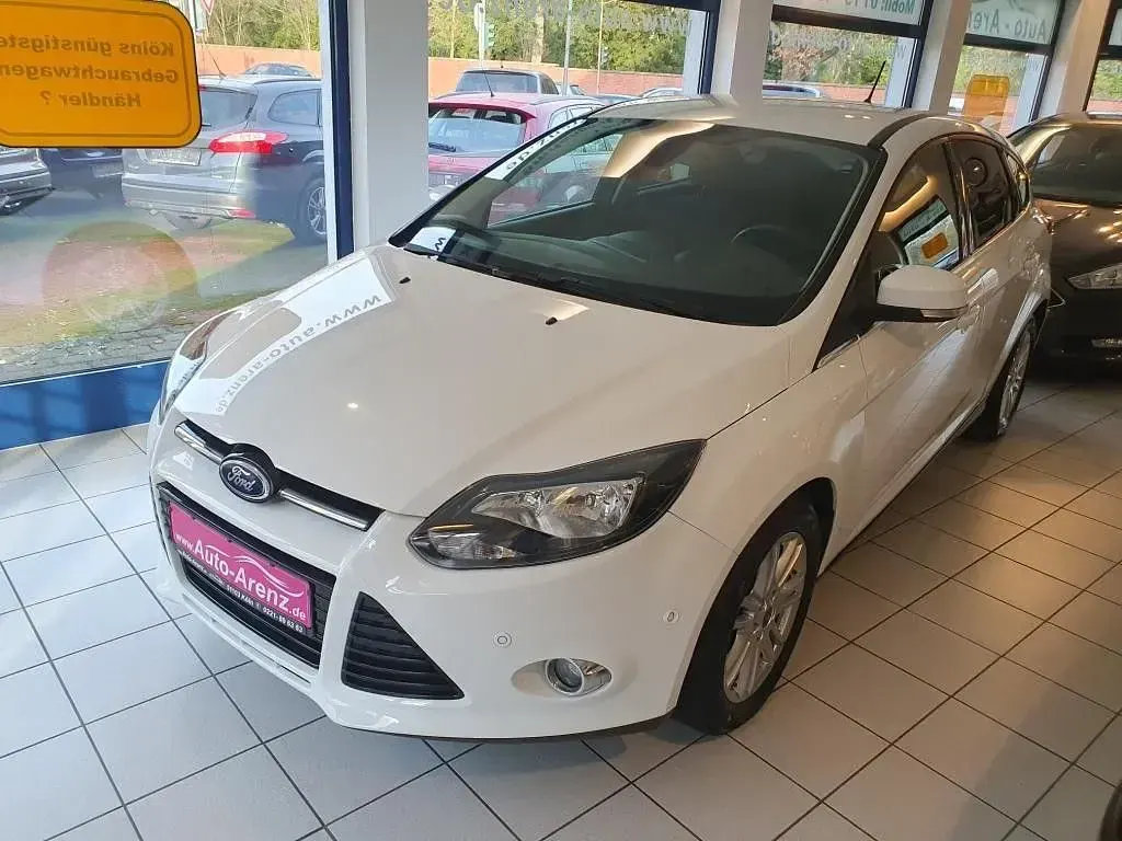 Używany Ford Focus Titanium 125 KM (91 kW) 2013 Biały Sedan/Limuzyna