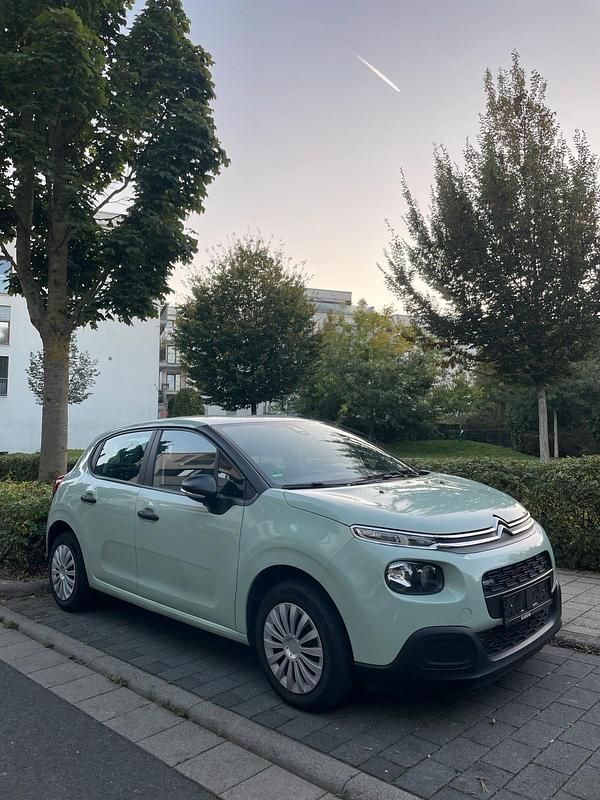 Grün Gebraucht 2017 Citroën C3 Kleinwagen | 7.499 € (Teuer) - Bild 1/4