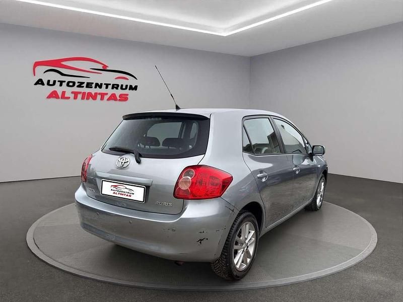 Gebraucht Toyota Auris Team 97 PS (71 kW) 2008 Silber Limousine