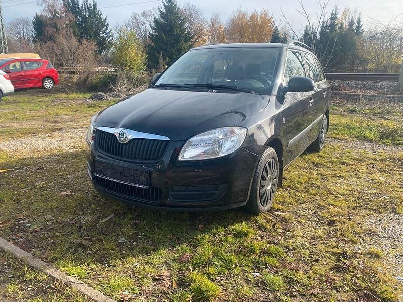 Schwarz Gebraucht 2008 Skoda Fabia Kombi | 1.190 € (Guter Preis) - Bild 1/4