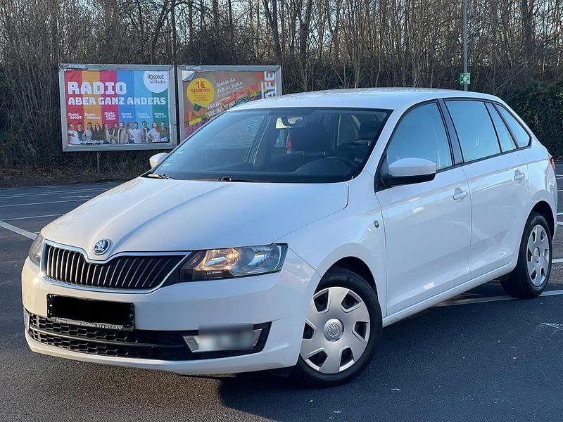 Weiß Gebraucht 2014 Skoda Rapid Ambition Kombi | 6.700 € (Fairer Preis) - Bild 1/4