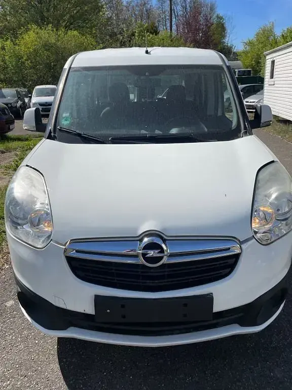 Używany Opel Combo Edition 120 KM (88 kW) 2016 Biały Minivan