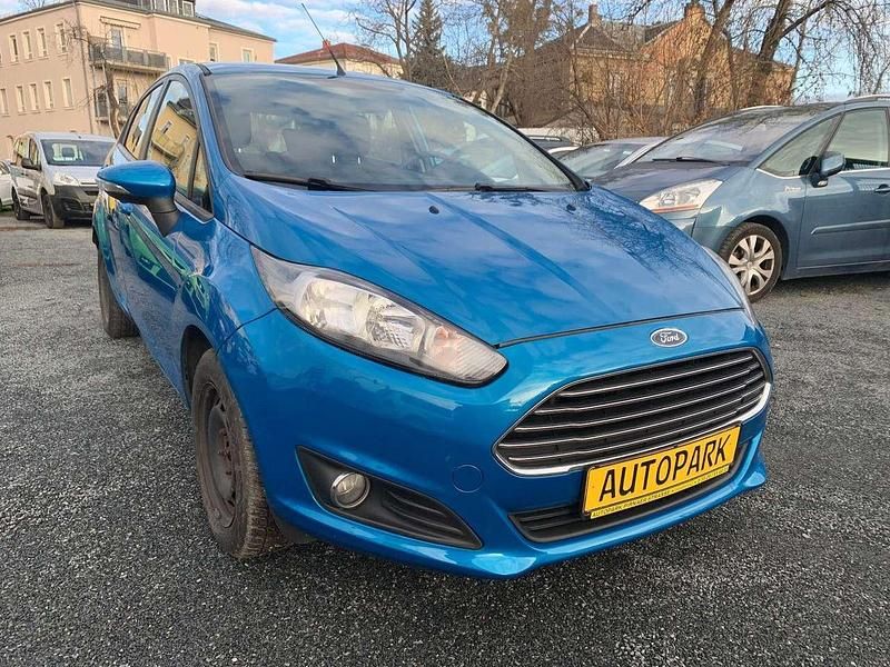 Gebraucht Ford Fiesta 101 PS (74 kW) 2013 Blau Limousine