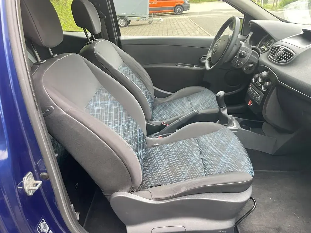 Brugt Renault Clio II Dynamique 101 HK (74 kW) 2008 Blå Sedan