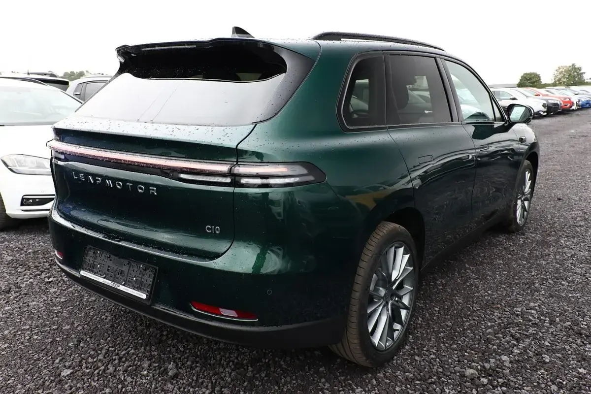 Neu Leapmotor C10 219 kW (299 PS) 2026 Grün SUV
