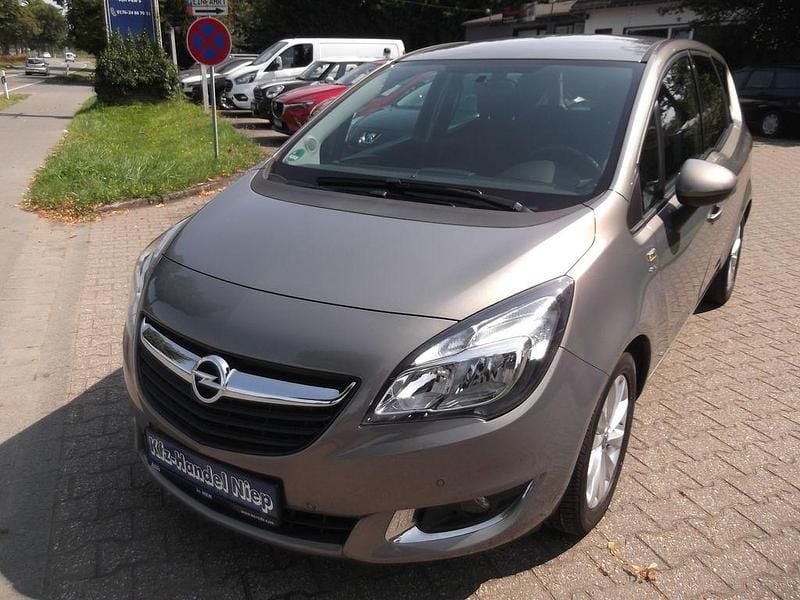 Grau Gebraucht 2016 Opel Meriva drive Van / Kleinbus | 10.490 € (Etwas zu teuer) - Bild 1/4