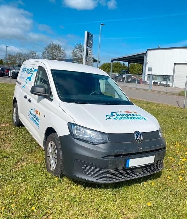 Gebraucht VW Caddy Basis 102 PS (75 kW) 2023 Weiß Van / Kleinbus