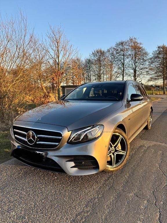 Gebraucht Mercedes E300 AMG line 306 PS (225 kW) 2019 Grau Kombi