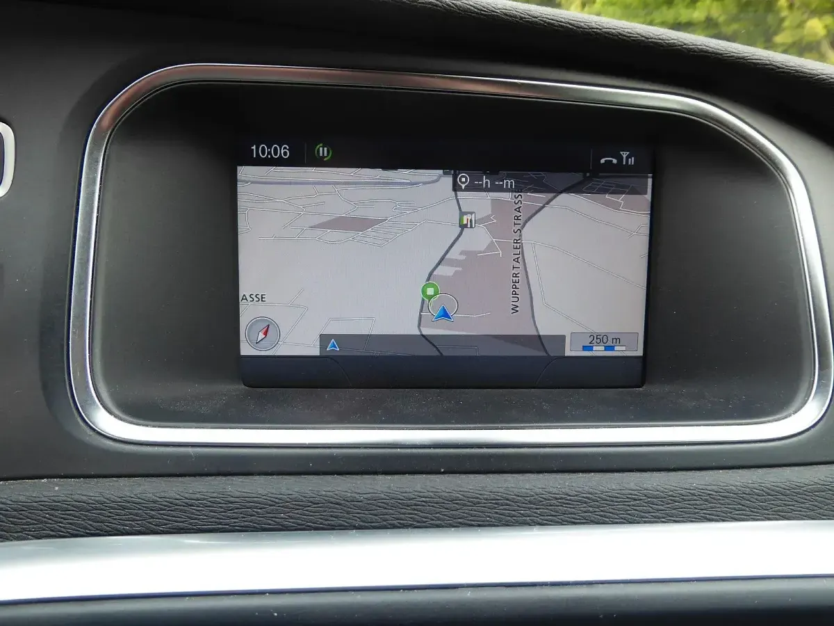 Gebraucht Volvo V40 R-Design 150 PS (110 kW) 2014 Blau Kombi