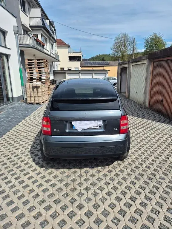 Usata Audi A2 75 CV (55 kW) 2004 Grigio Utilitaria