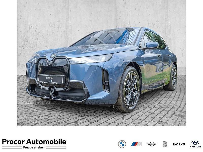 Blau Neu 2025 BMW iX M Sport SUV | 88.990 € (Etwas zu teuer) - Bild 1/4