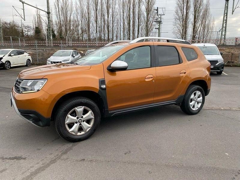 Gebraucht Dacia Duster Comfort 114 PS (83 kW) 2018 Orange SUV