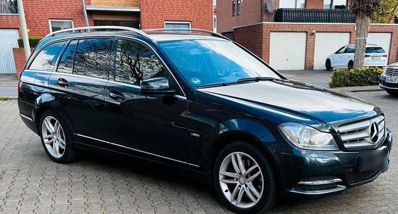 Gebraucht Mercedes C350 265 PS (194 kW) 2011 Schwarz Kombi