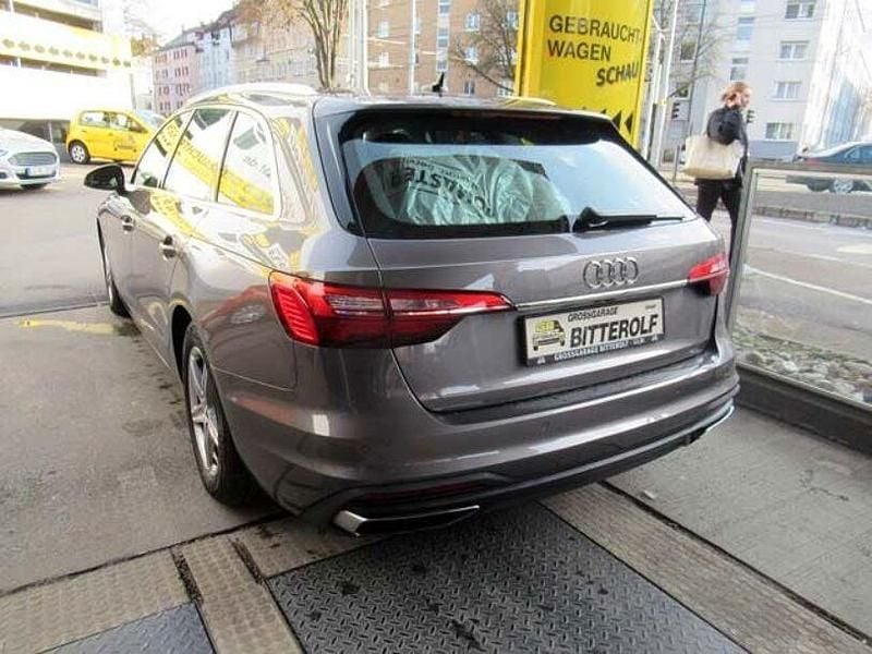 Gebraucht Audi A4 Ambiente 163 PS (119 kW) 2021 Grau Kombi