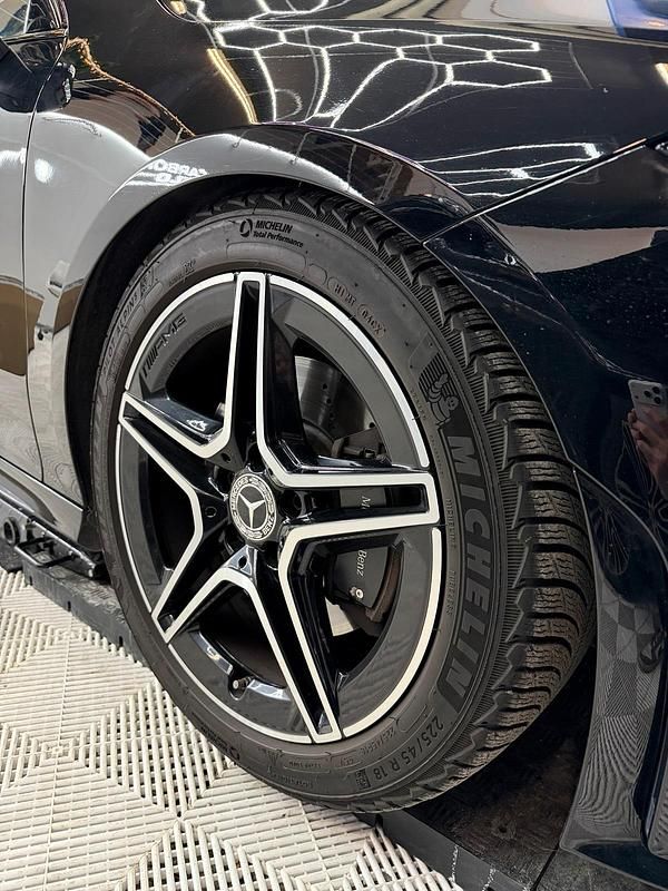 Gebraucht Mercedes CLA220 190 PS (139 kW) 2019 Schwarz Limousine