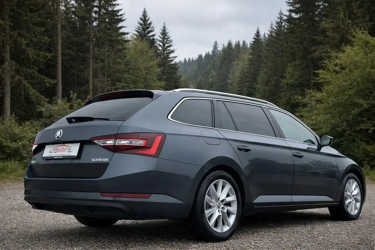 Gebraucht Skoda Superb Sport 190 PS (139 kW) 2017 Grau Kombi