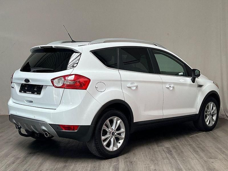 Gebraucht Ford Kuga Titanium 163 PS (119 kW) 2012 Weiß SUV