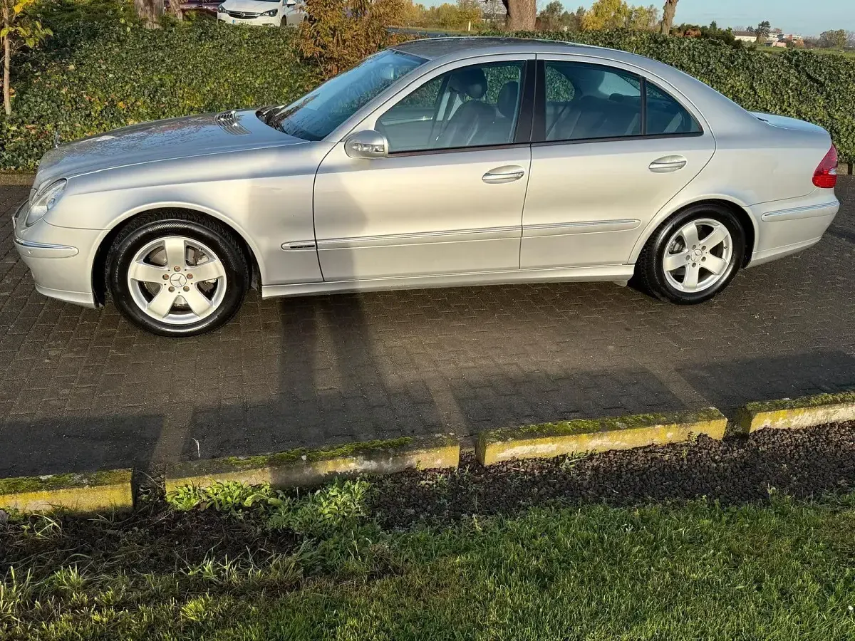 Gebraucht Mercedes E200 Avantgarde 163 PS (119 kW) 2005 Silber Limousine