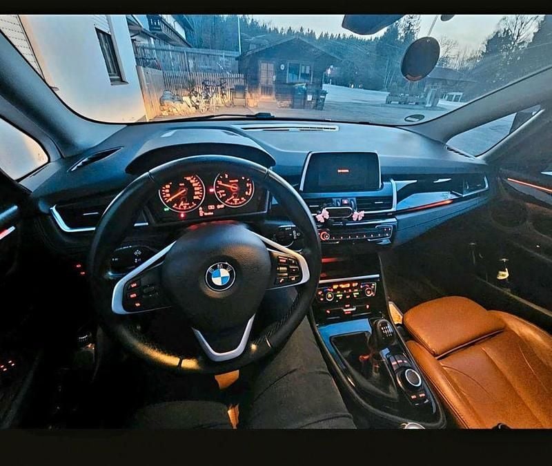 Gebraucht BMW 218 Gran Tourer Sport Line 150 PS (110 kW) 2016 Grau Van / Kleinbus