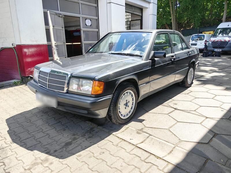 Schwarz Gebraucht 1993 Mercedes 190 Limousine | 6.500 € - Bild 1/4