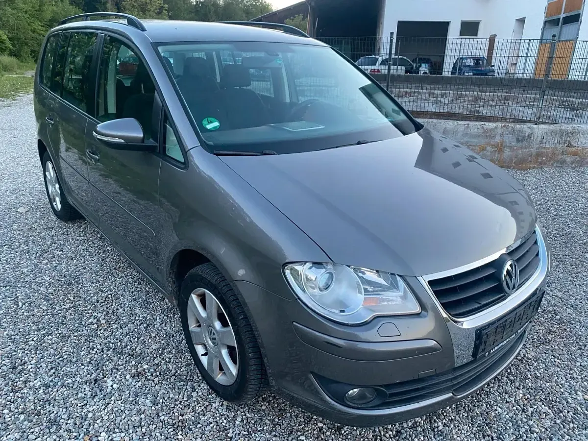 Gebraucht VW Touran 140 PS (102 kW) 2009 Grau Van / Kleinbus