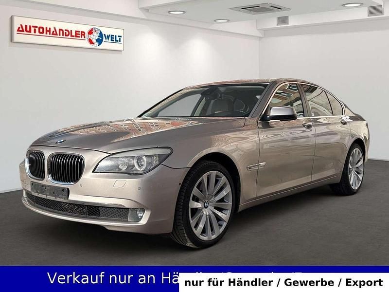 Silber Gebraucht 2009 BMW 740 Sport Line Limousine | 7.999 € (Superpreis) - Bild 1/3