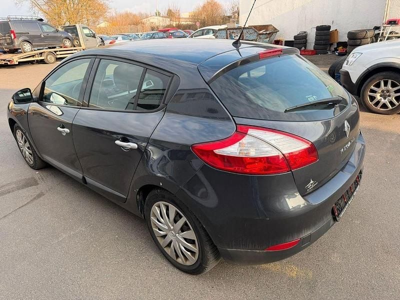 Gebraucht Renault Mégane Dynamique 131 PS (96 kW) 2011 Limousine