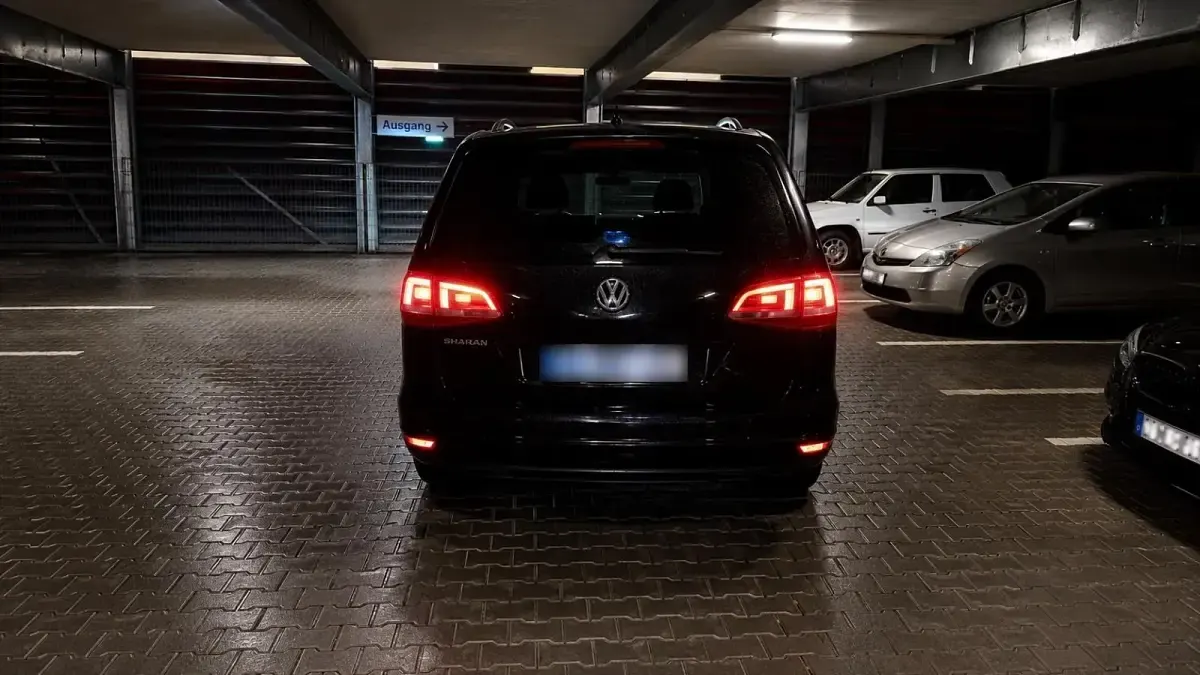 Gebraucht VW Sharan 170 PS (125 kW) 2012 Schwarz Van / Kleinbus