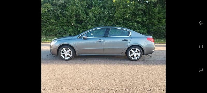 Grau Gebraucht 2013 Peugeot 508 Limousine | 7.500 € (Fairer Preis) - Bild 1/4