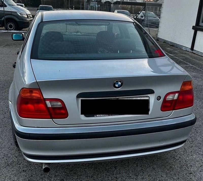 Gebraucht BMW 318 118 PS (86 kW) 2001 Silber Limousine