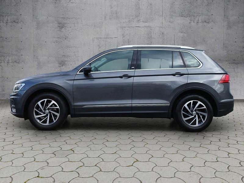 Gebraucht VW Tiguan Sound 150 PS (110 kW) 2017 Indiumgrau metallic SUV