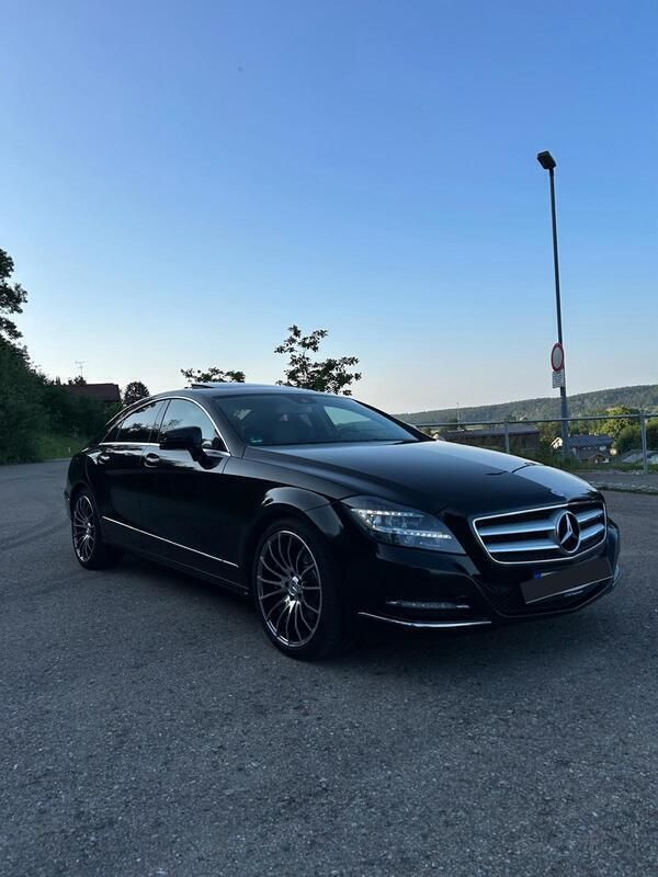 Schwarz Gebraucht 2011 Mercedes CLS350 Limousine | 16.000 € (Etwas zu teuer) - Bild 1/4
