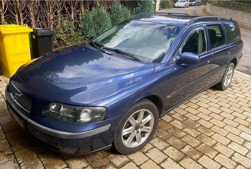 Blau Gebraucht 2005 Volvo V70 Kombi | 3.250 € (Fairer Preis) - Bild 1/4
