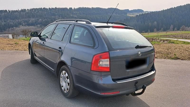Gebraucht Skoda Octavia 160 PS (117 kW) 2008 Blau Kombi