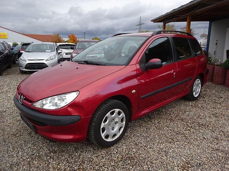 Rot Gebraucht 2005 Peugeot 206 Filou Kombi | 1.100 € (Fairer Preis) - Bild 1/4