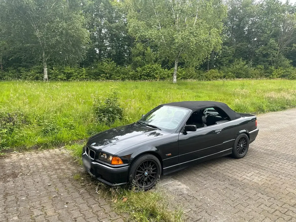 Gebraucht BMW 320 Cabriolet 150 PS (110 kW) 1996 Schwarz Cabrio