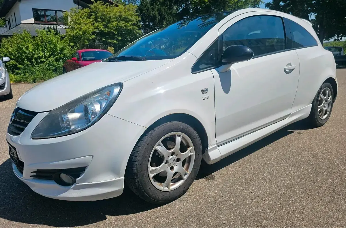 Gebraucht Opel Corsa Edition 80 PS (58 kW) 2009 Weiß Kleinwagen