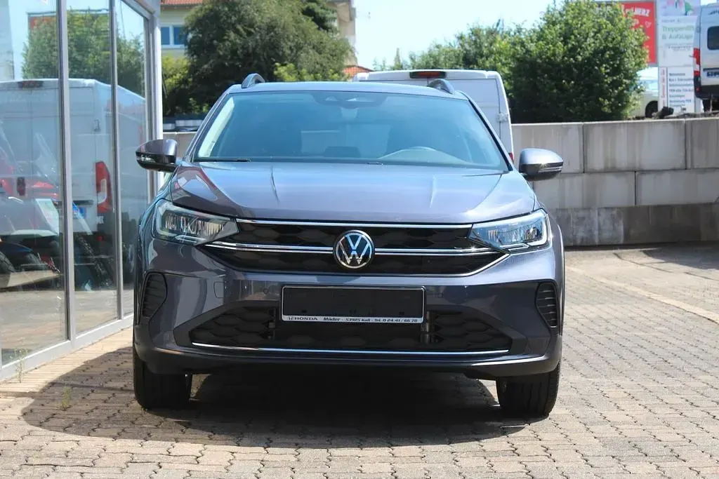 Neu VW Taigo 116 PS (85 kW) 2025 Grau SUV