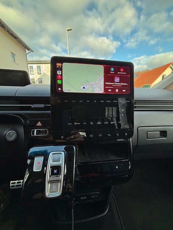 Gebraucht Hyundai Staria Signature 177 PS (130 kW) 2022 Grau Van / Kleinbus