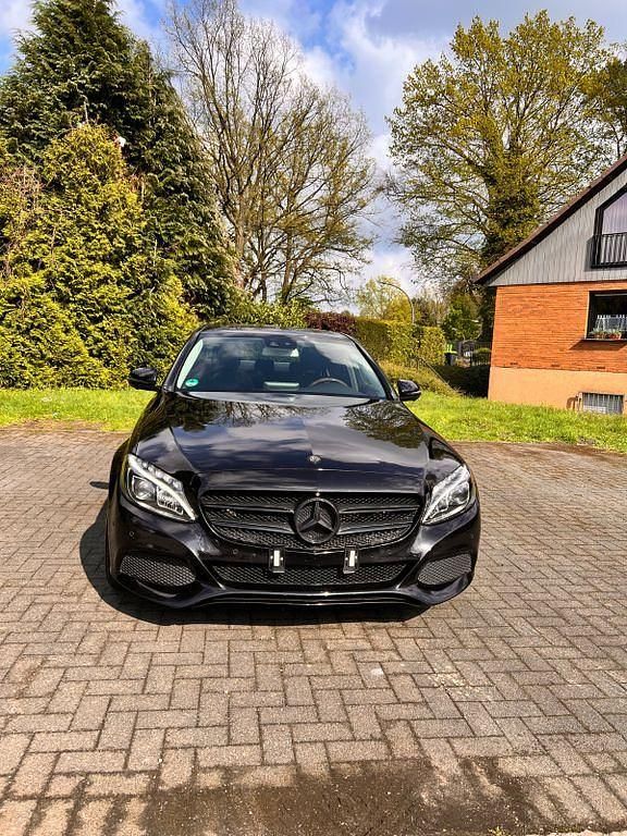 Schwarz Gebraucht 2015 Mercedes C250 Avantgarde Limousine | 20.499 € (Fairer Preis) - Bild 1/4