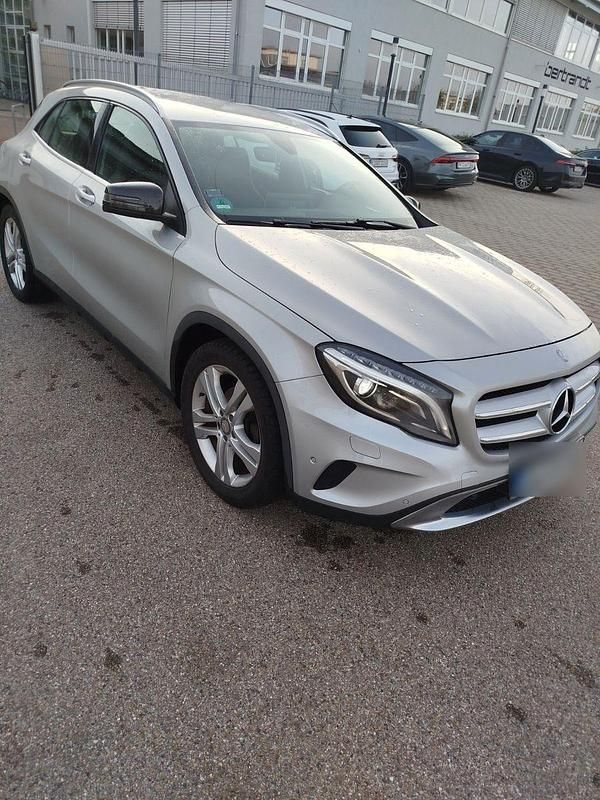 Gebraucht Mercedes GLA220 Style 177 PS (130 kW) 2016 Grau SUV