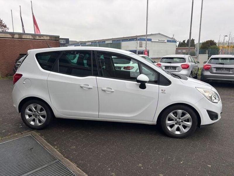 Gebraucht Opel Meriva Active 101 PS (74 kW) 2013 Casablancaweiss/glacier/arctic Van / Kleinbus