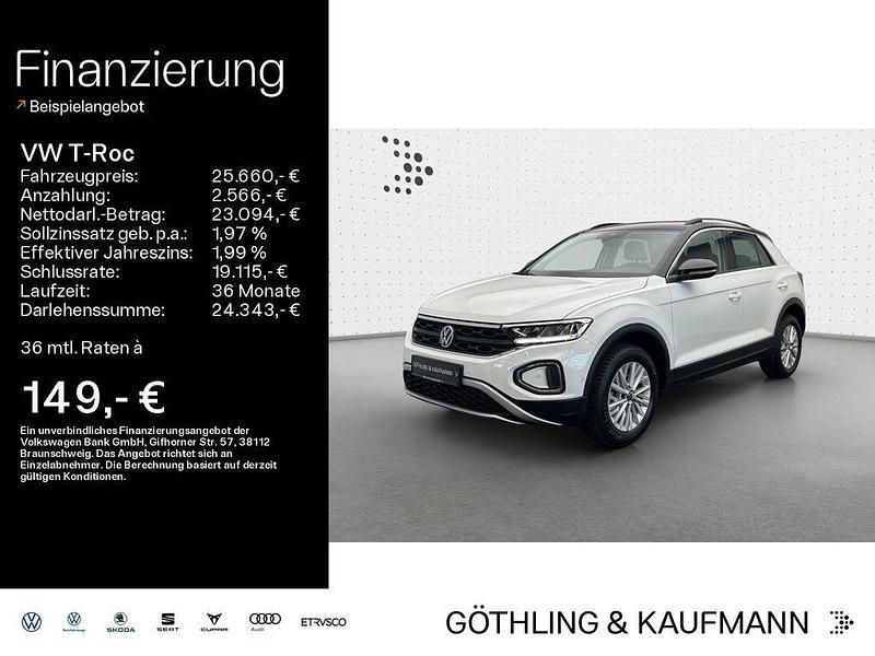 Pure white/schwarz Gebraucht 2024 VW T-Roc Life SUV | 25.660 € (Superpreis) - Bild 1/4
